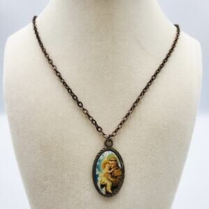 Vintage-style Saint Anthony of Padua Oval Holding Baby Jesus Pendant Necklace